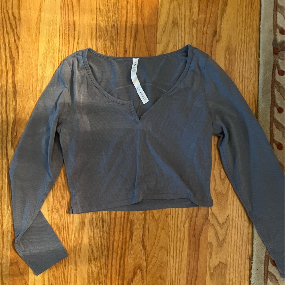 Long sleeve lululemon crop top